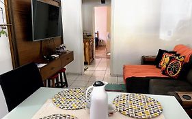 Casa Confortável no Centro, com wi fi, TV a cabo, streaming e nova Área gourmet